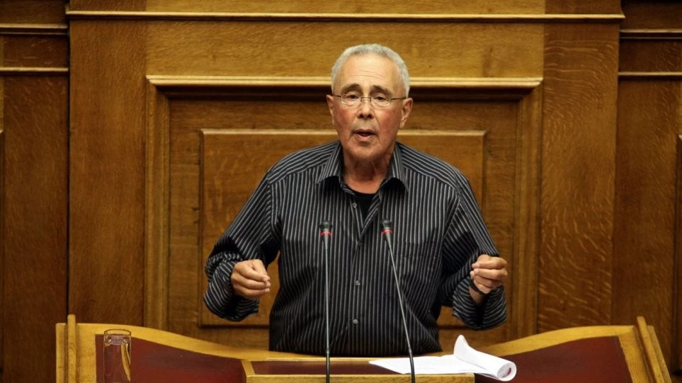 Ανεκδιήγητος Ζουράρις: Η κυβέρνηση σακατεύει τη Μακεδονία, αλλά… την στηρίζω!